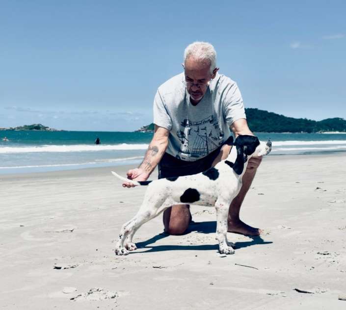 Plantel com campeões nacionais e internacionais, linhagens selecionadas de Pointer Inglês e Pintchers...